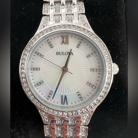 Bulova Swarovski Crystal Ladies Watch Mother of Pearl Face Gorgeous New w/o Tags main image 8